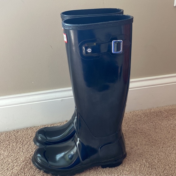 Hunter women’s tall glossy boots - Picture 3 of 8